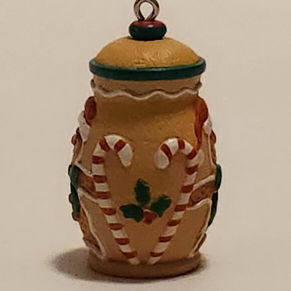 ADORABLE Hallmark Keepsake Miniatures COOKIES ANYONE? Cookie Jar 2004 - Picture 5 of 9